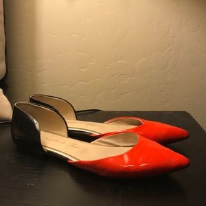 Elegant red/black flat